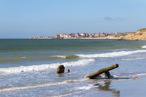 Vue sur Ambleteuse depuis la plage de la Pointe aux Oies