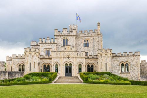 La façade du Château d'Hardelot à Condette.