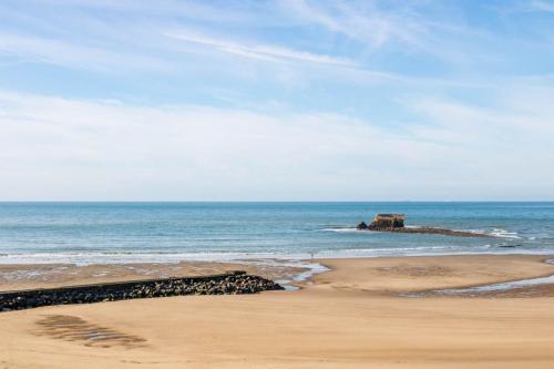 La plage de Le Portel et le Fort de l'Heurt
